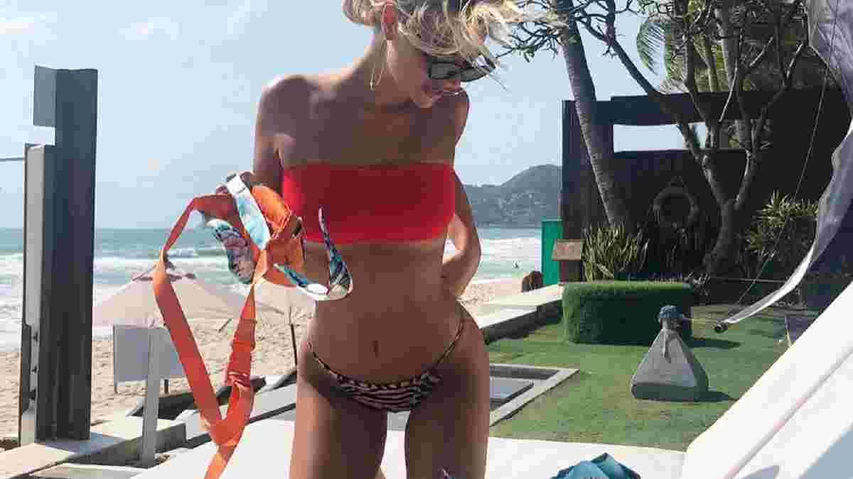 Сексапільна дівчина зірки Динамо купається повністю оголеною – гаряче фото 