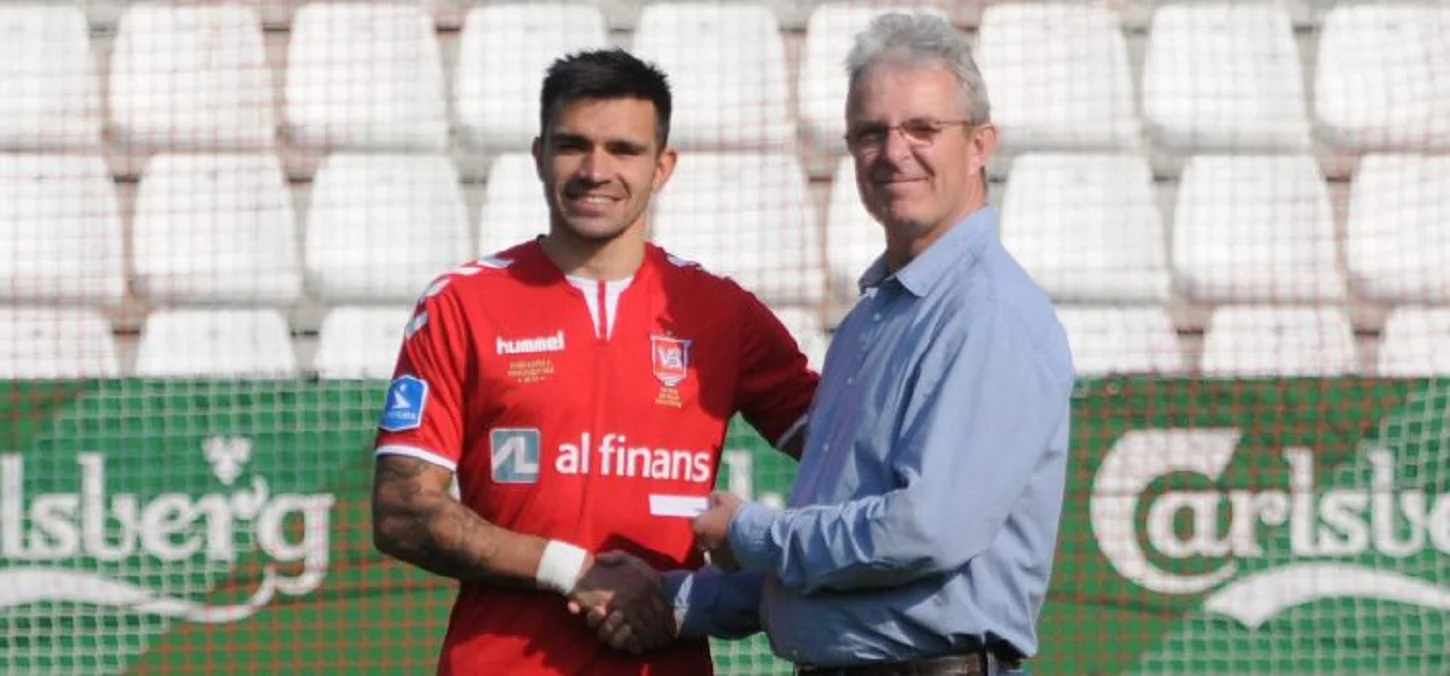 Сергій Гринь (ліворуч) / ФК Вайле