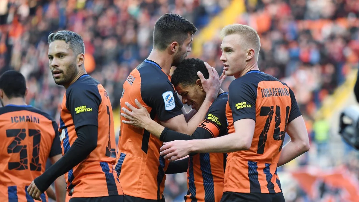 СК Днепр 1 – Шахтер: телеканал "2+2" будет транслировать матч Кубка Украины