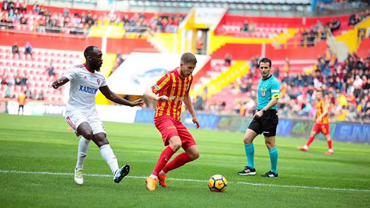 Артем Кравець / соцмержі