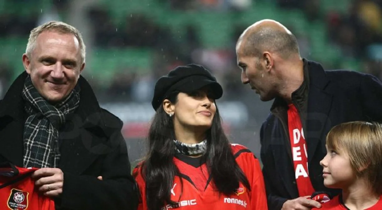 Франсуа-Анрі Піно (ліворуч) з дружиною та Зіданом