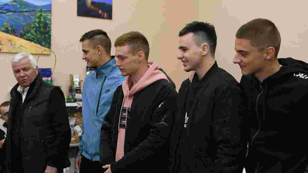 Гравці Динамо відвідали поранених у військовому шпиталі