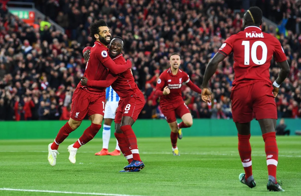 Кейта та Салах святкують забитий гол