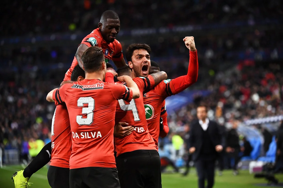 Ренн в зрелищном матче победил ПСЖ в серии послематчевых пенальти