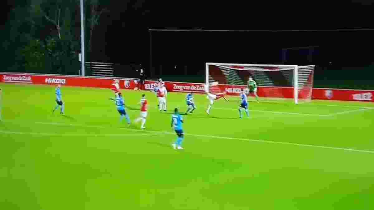 Гравець Утрехта забив гол геніальним  ударом скорпіона – відео неймовірного моменту 