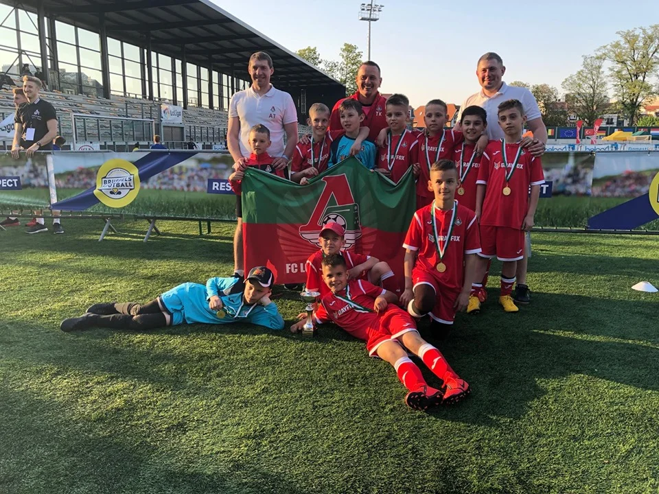 локомотив локомотив