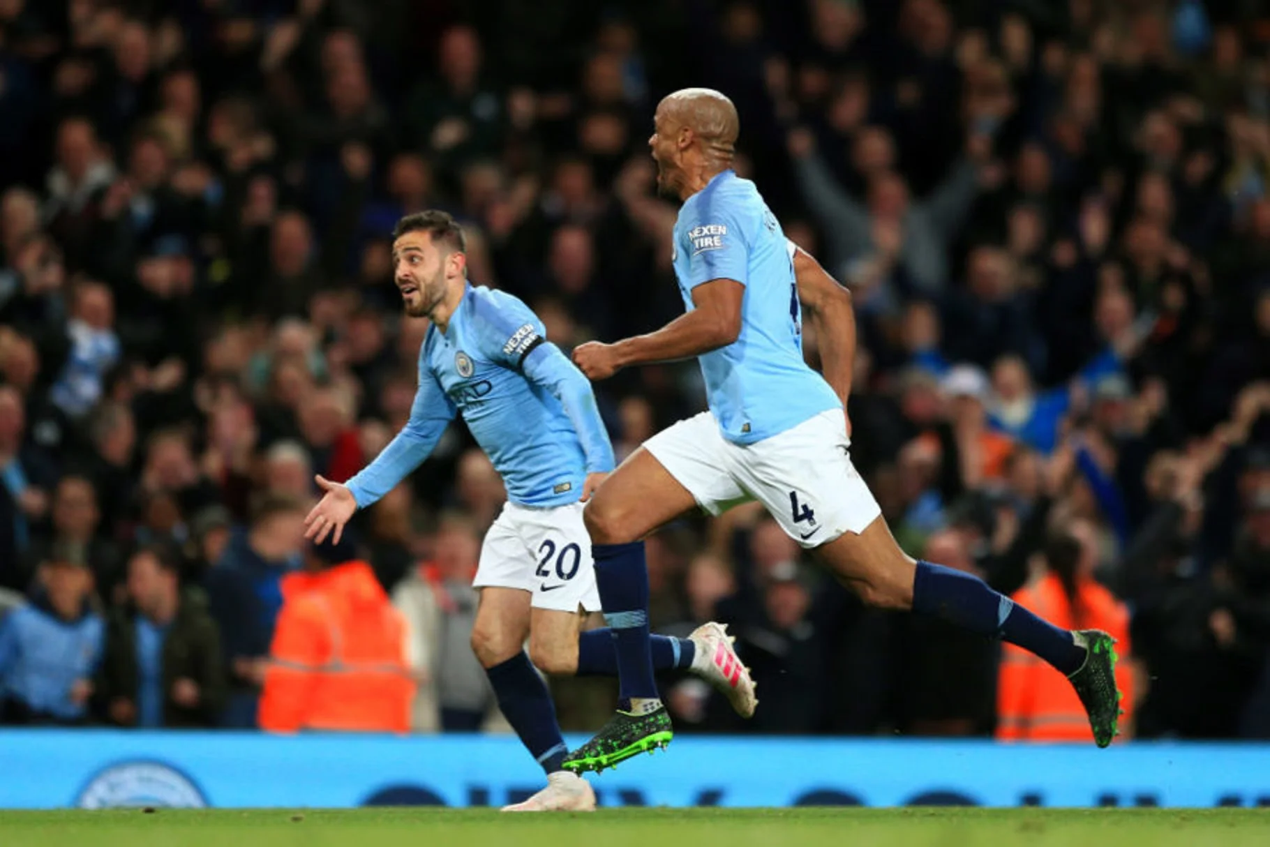 Компани празднует свой чудо-гол