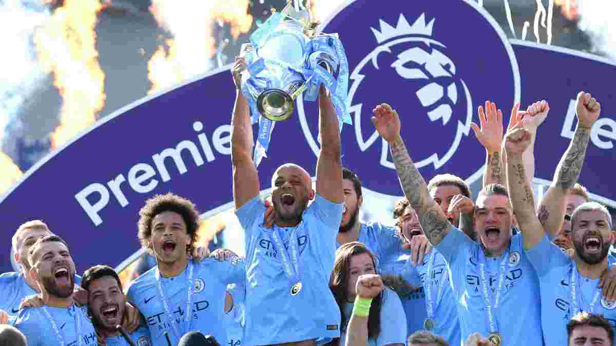 Компани не сдерживал эмоции, а Зинченко вторым поднял над головой трофей – видео награждения Манчестер Сити