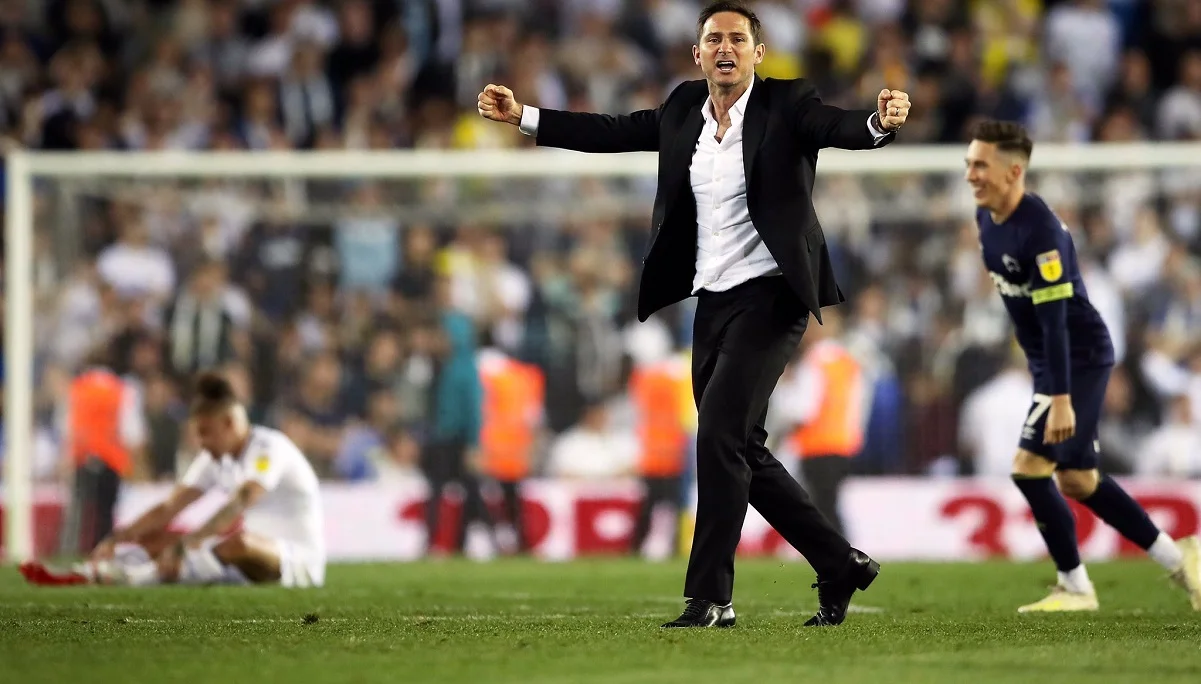 Фрэнк Лэмпард радуется за своих подопечных / Дерби