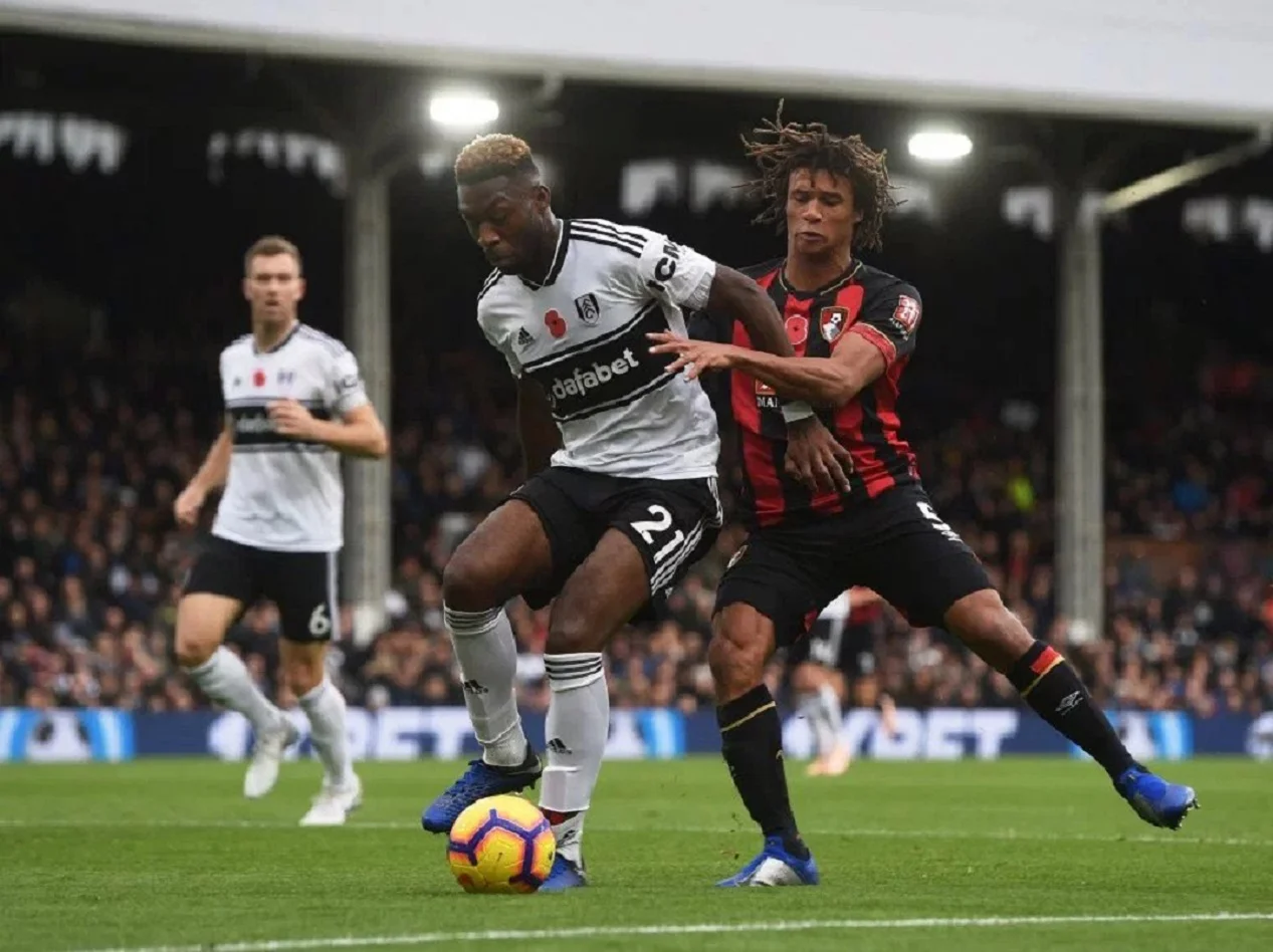 Тімоті Фосу-Менса (ліворуч) / Reuters