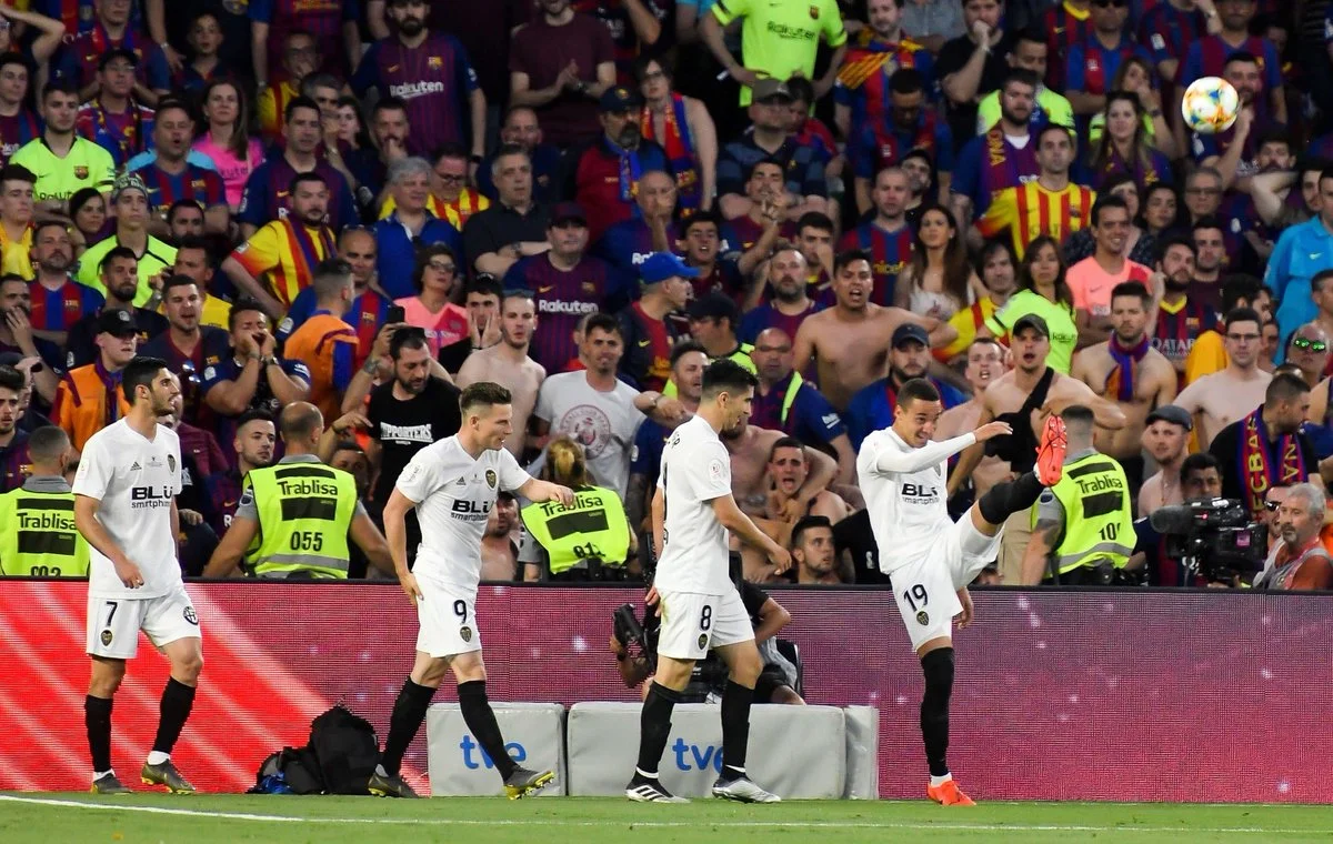 Валенсія втримала перемогу над Барселоною, ставши володарем Кубка Іспанії