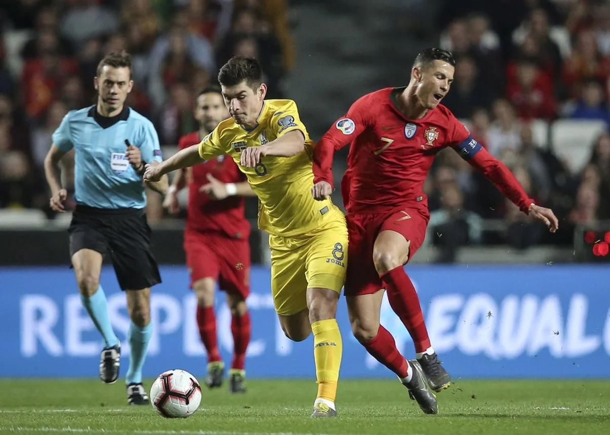 Руслан Маліновський нарозхват – українця чекають у Лісабоні, Наполі та ще кількох місцях