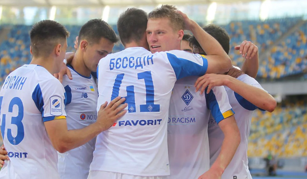 Динамо в новой форме победило Львов