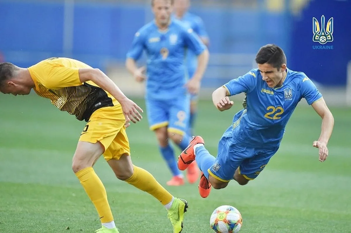 Марьян Швед в матче за сборную Украины против СК Днепр-1