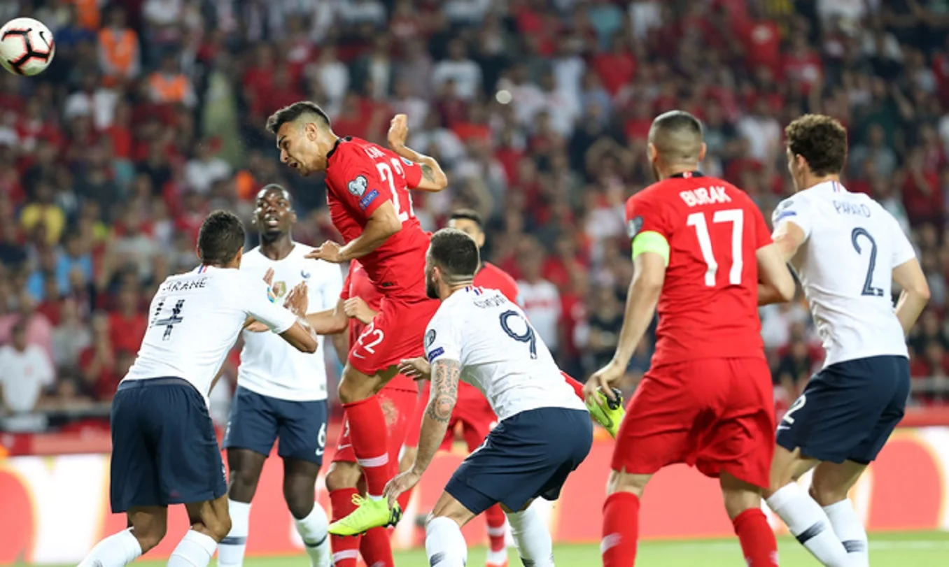 Турция — Франция – 2:0