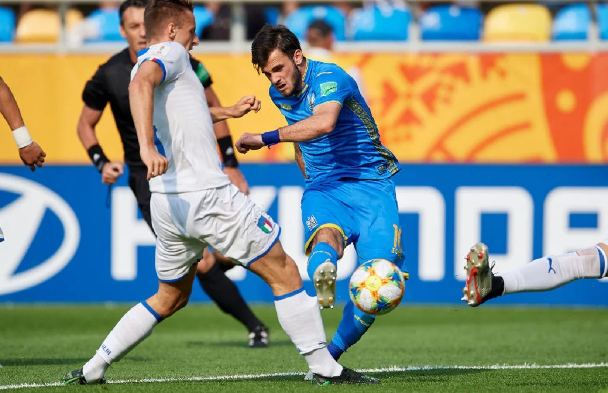 Сергій Булеца у грі проти Італії