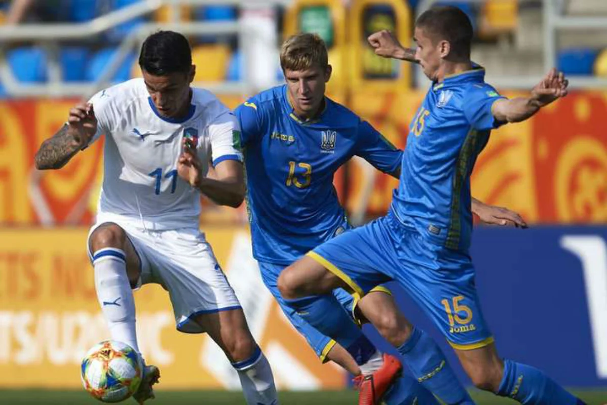 Кирило Дришлюк (праворуч) / ФІФА
