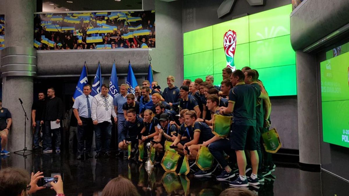 Игроки сборной Украины U-20 / Динамомания