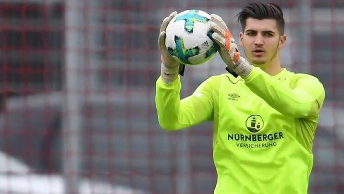 Нікола Василь / Соцмережі