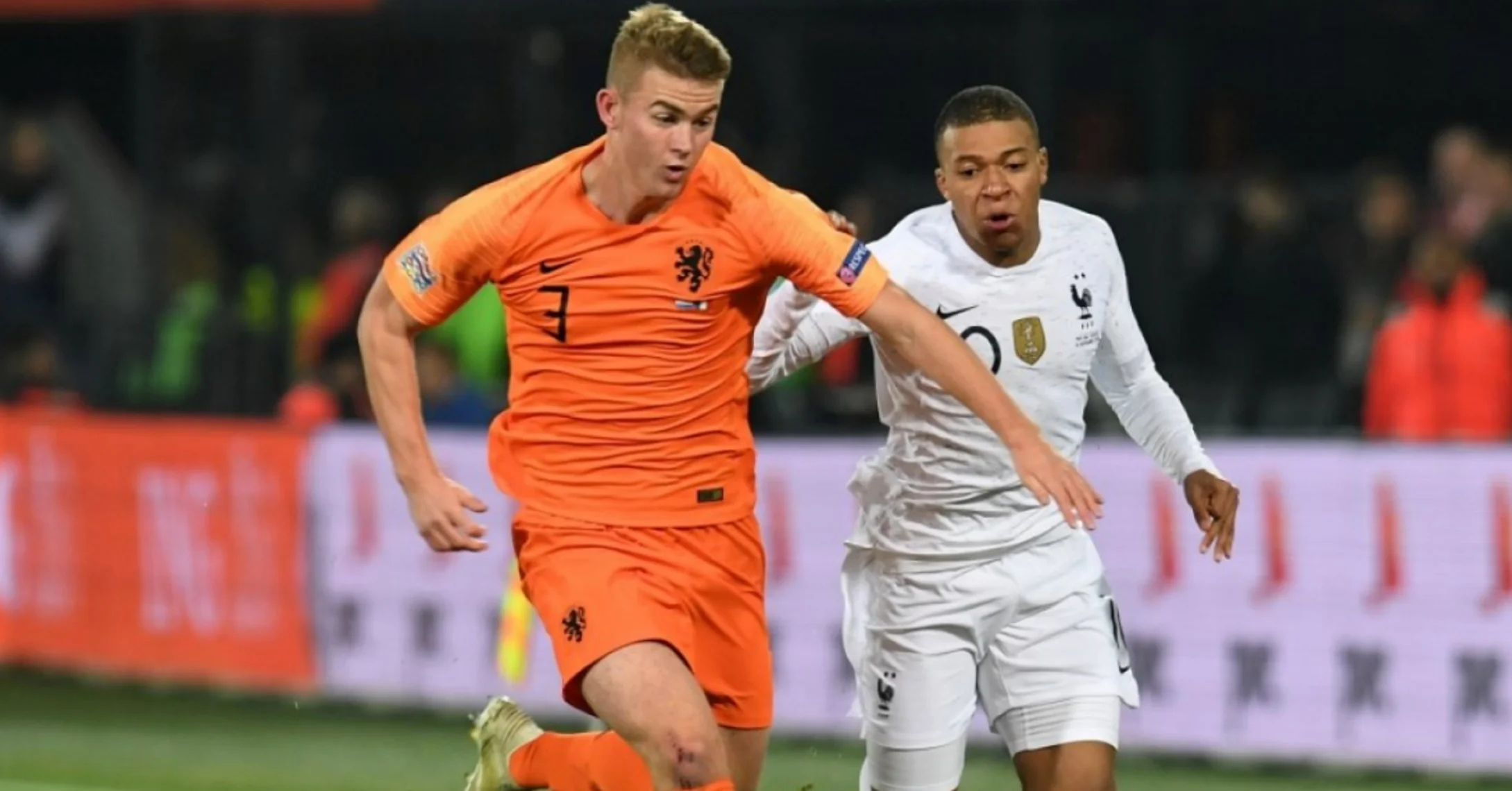 Маттейс Де Лігт та Кіліан Мбаппе / Фото UEFA