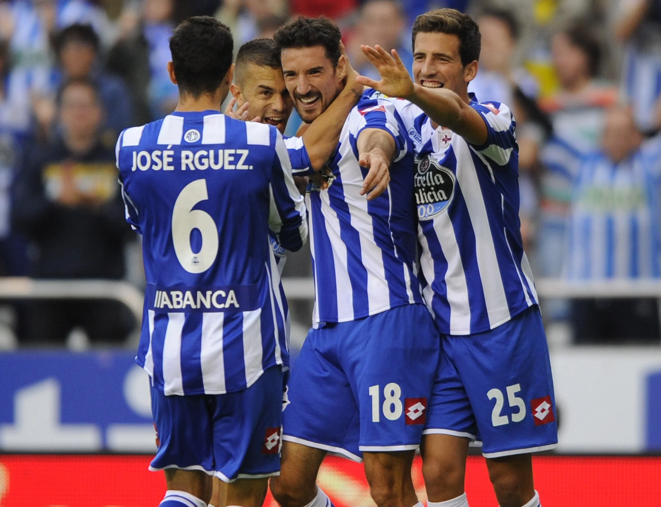 Депортиво выходит на войну – известный клуб эффектно представил форму с элементами ретро и революционным изменением