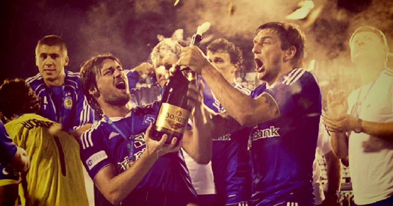 Динамо святкує здобуття Суперкубка України-2011 / Фото із відкритих джерел