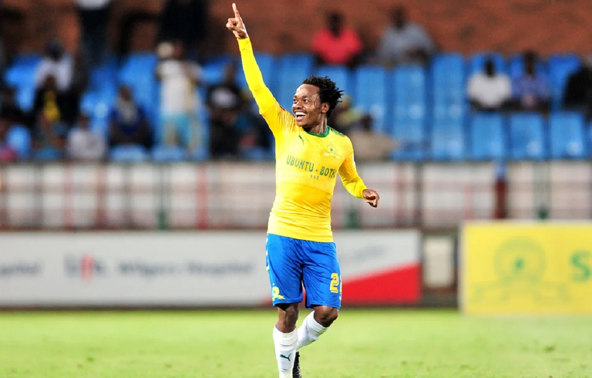 Персі Тау / Соцмережі