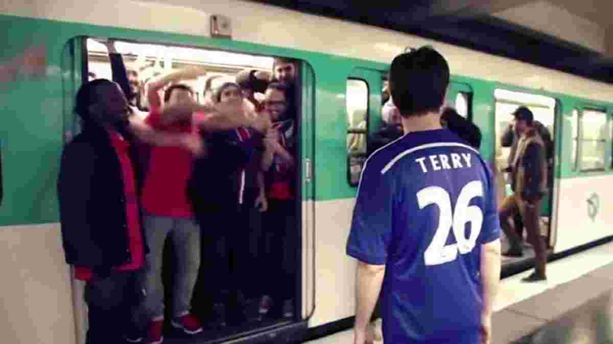 Буйного фаната Челсі викинули з вагону метро