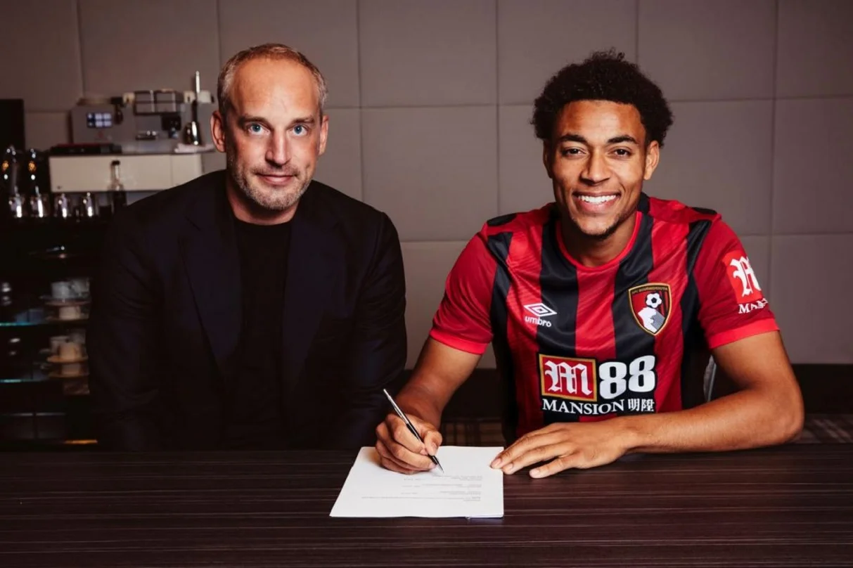 Арно Груневелд (справа) / Фото ФК Борнмут