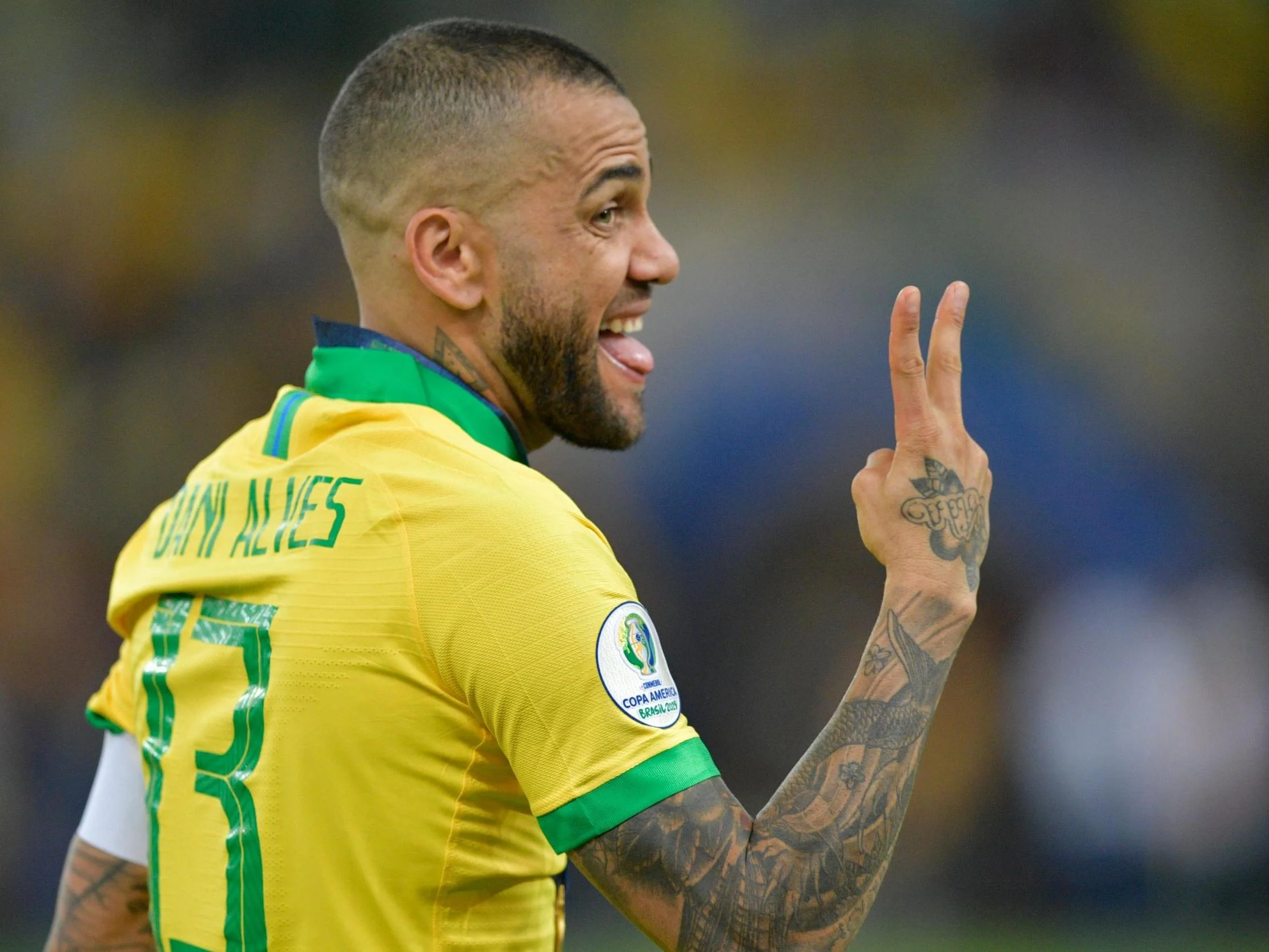 Дані Алвес / соцмережі