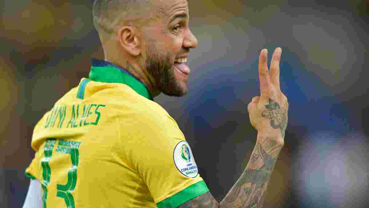Дани Алвес стал самым высокооплачиваемым игроком в Бразилии