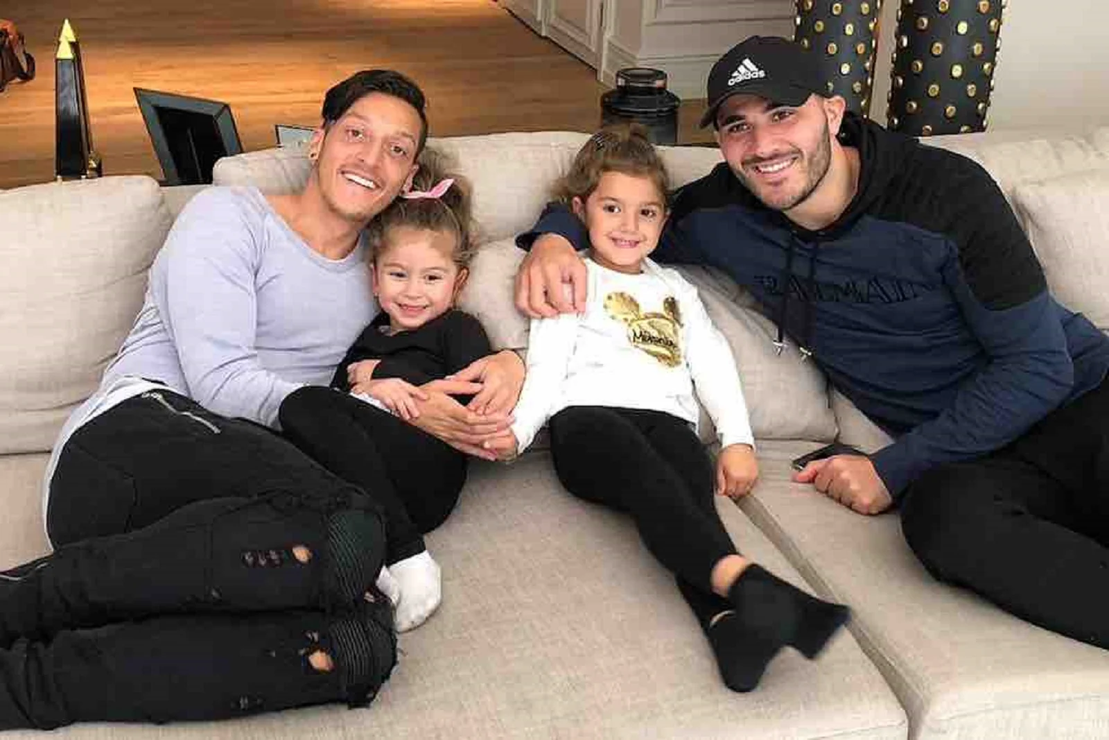 Месут Озил и Сеад Колашинац / Фото из открытых источников