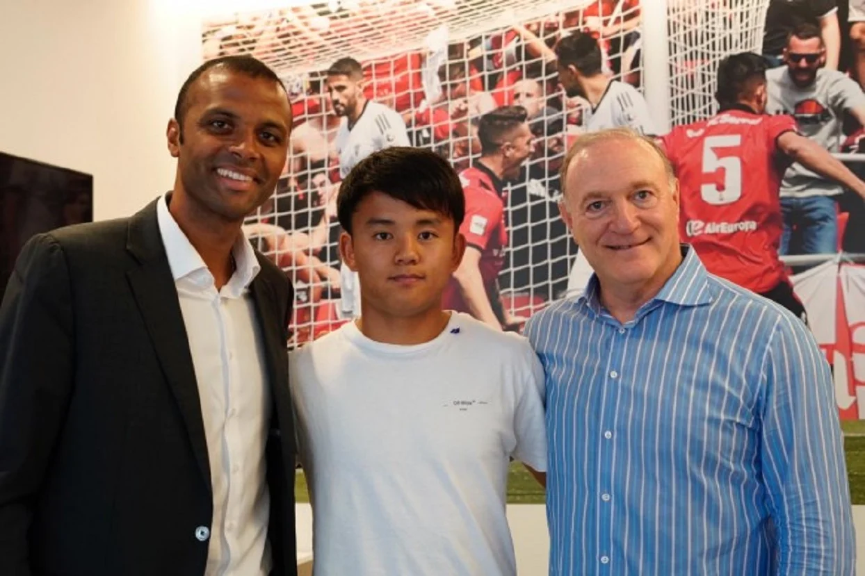 Такефуса Кубо (в центрі) / Сайт Мальорки