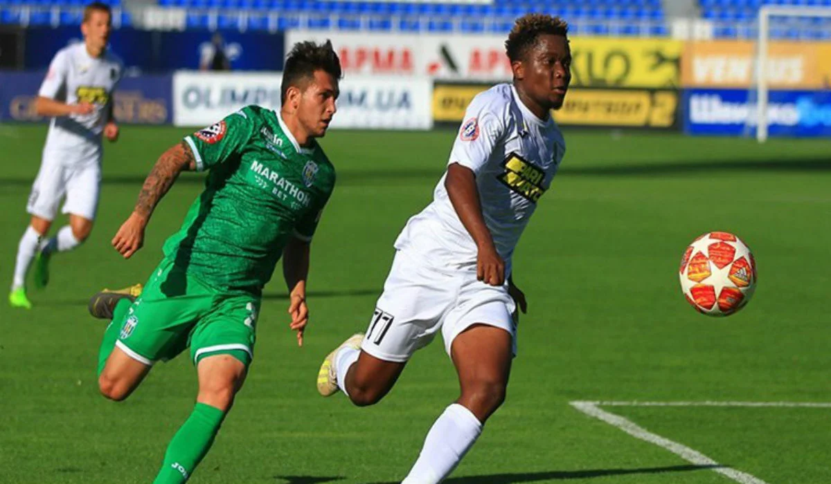 Драман Салу (справа) / ФК Олимпик