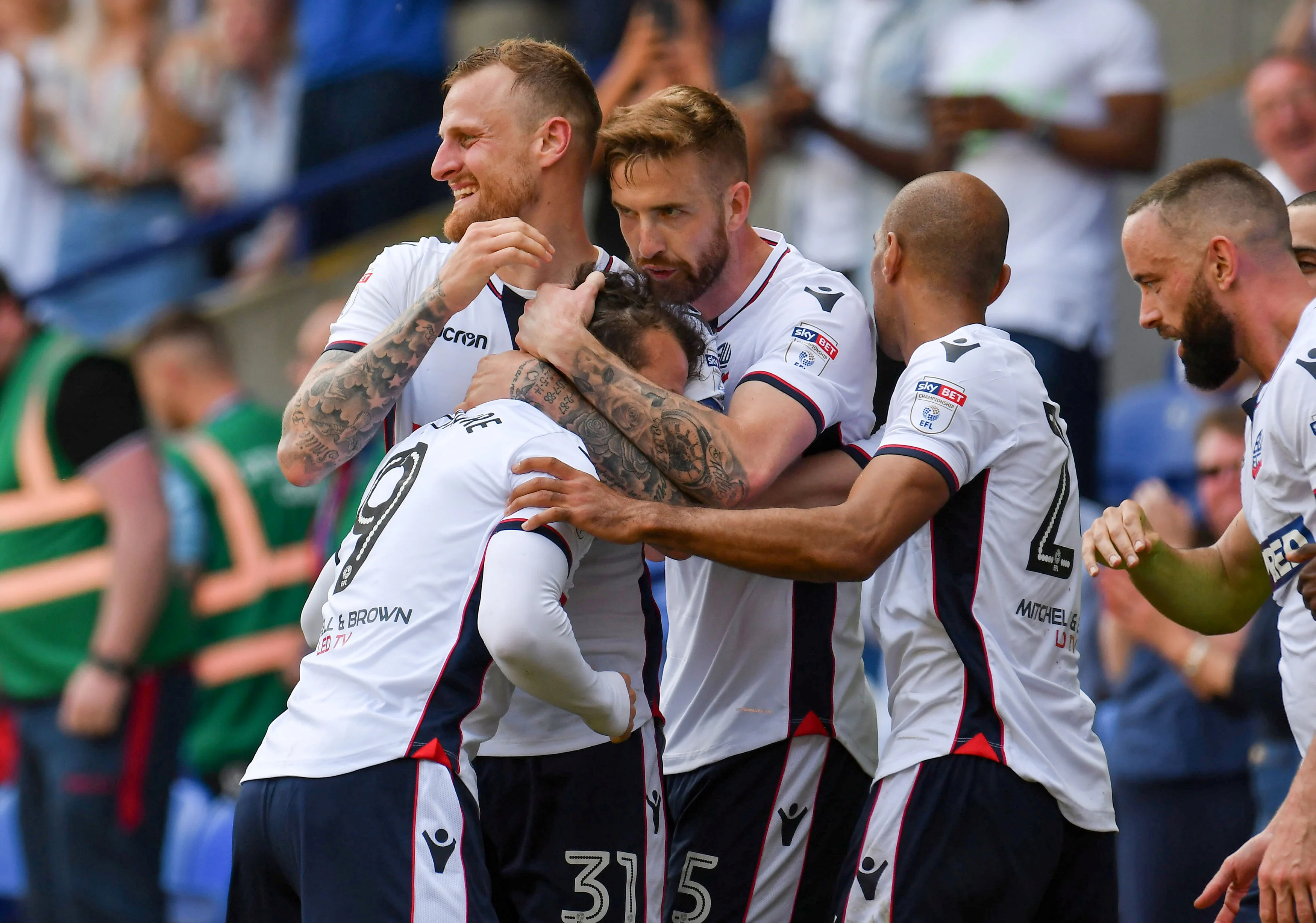 Болтон може бути ліквідований через добу – клуб має "смішні" борги