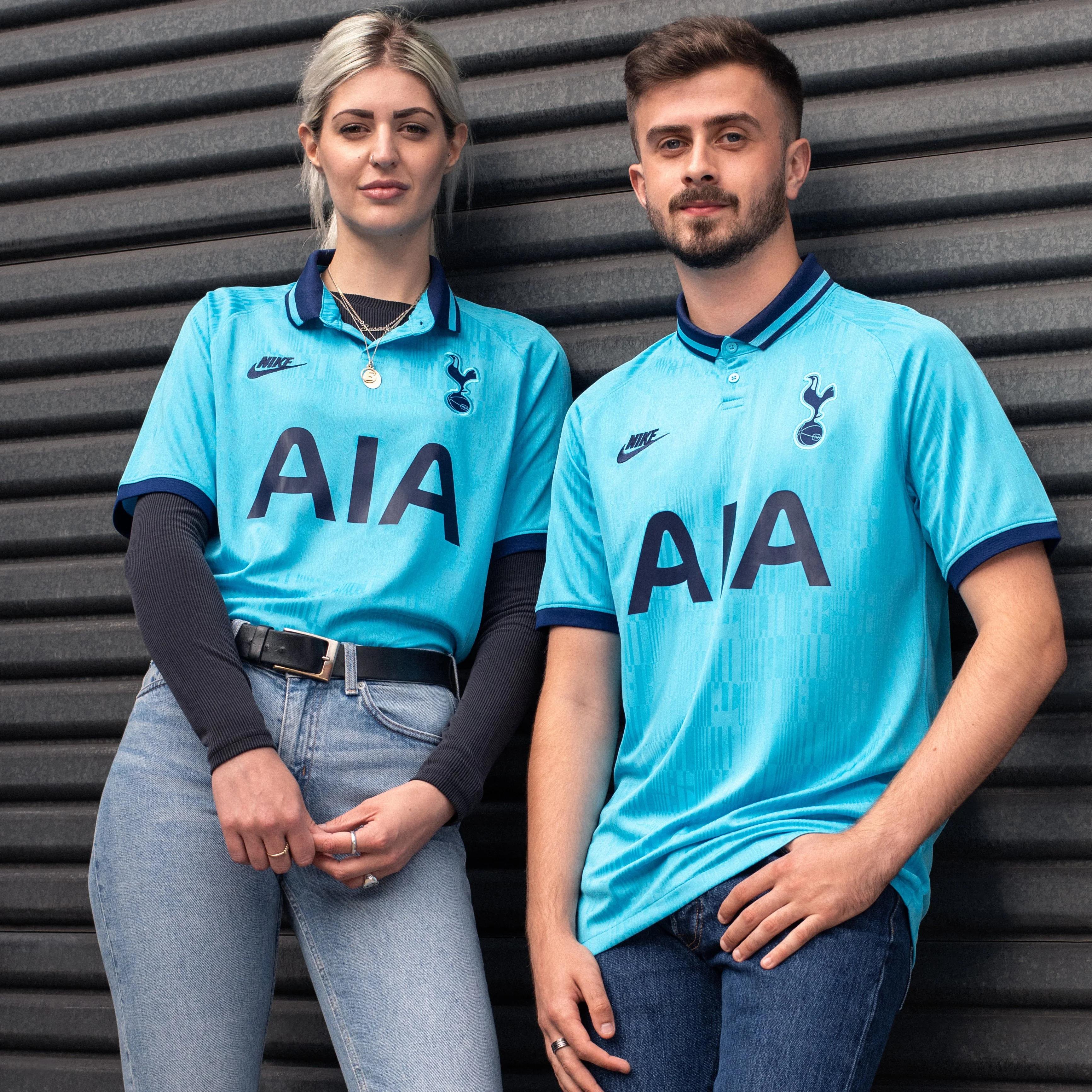 Тоттенхэм представил третий комплект формы – сочетание олдскула и гламура