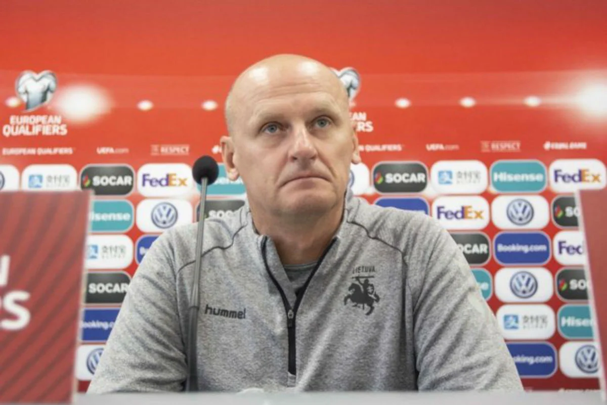 Вальдас Урбонас / Арно Струмія