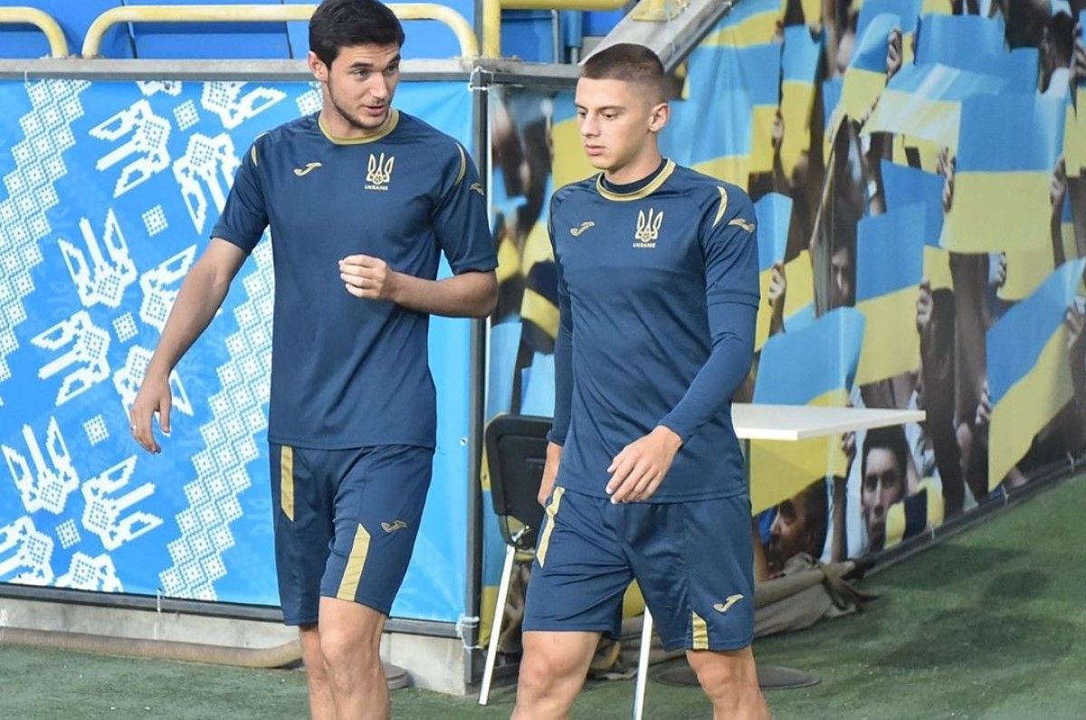 Яремчук и Миколенко на тренировке сборной Украины / УАФ