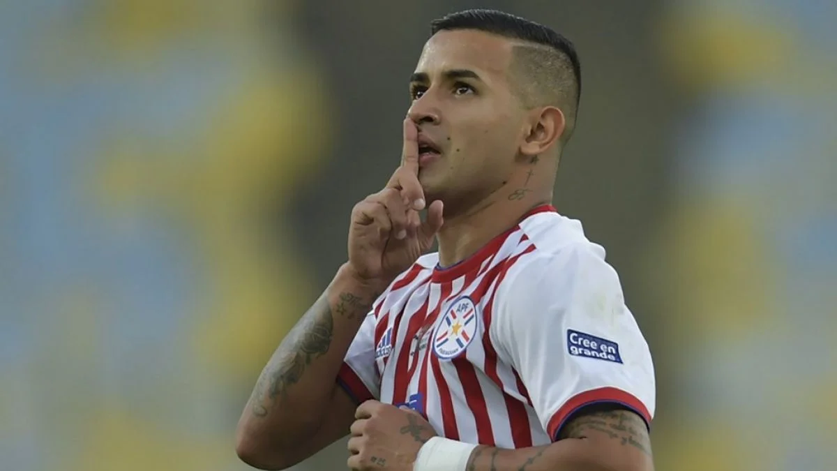 Дерліс Гонсалес / T13