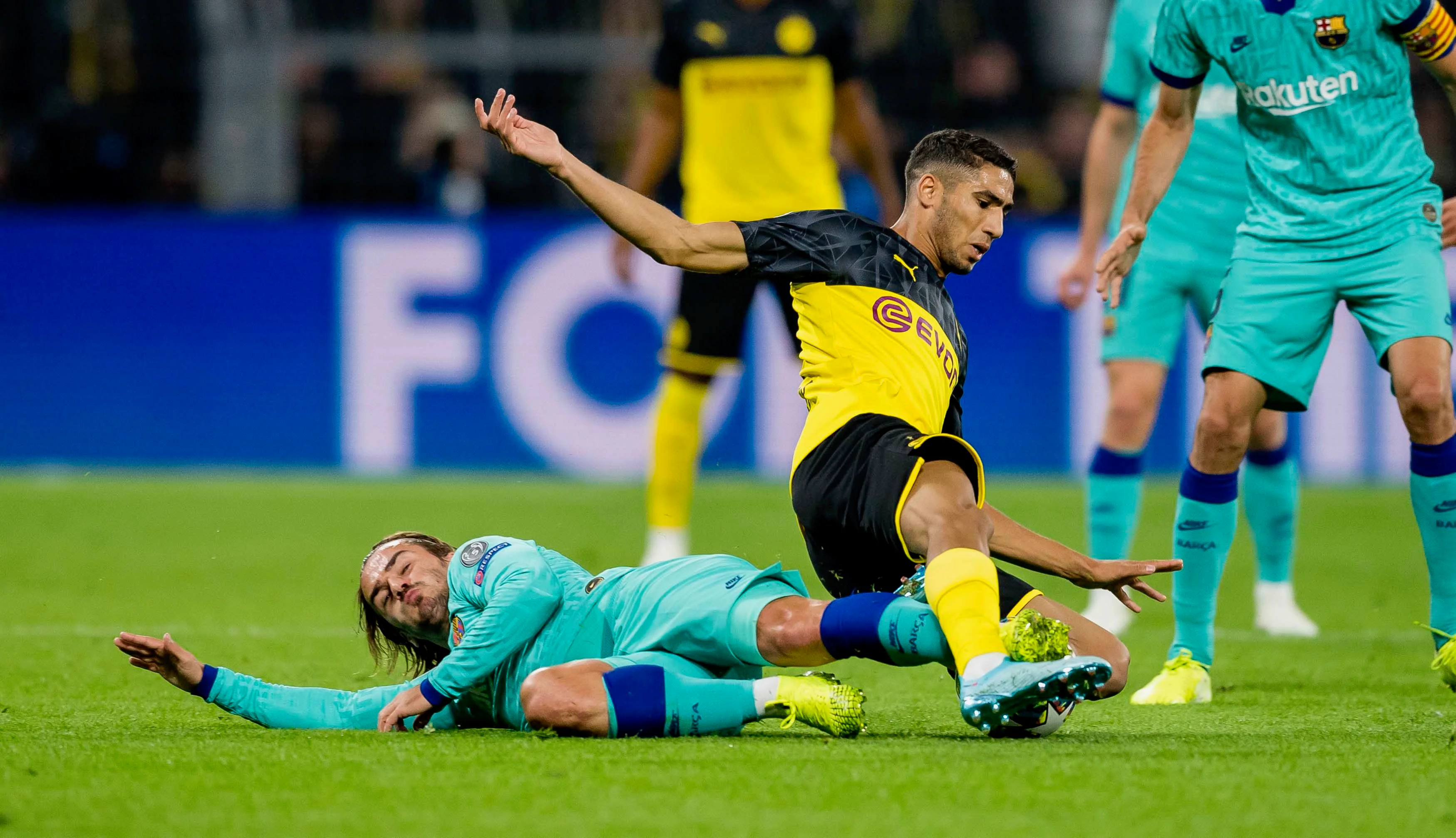 Боруссия Д – Барселона – 0:0 – видеообзор матча