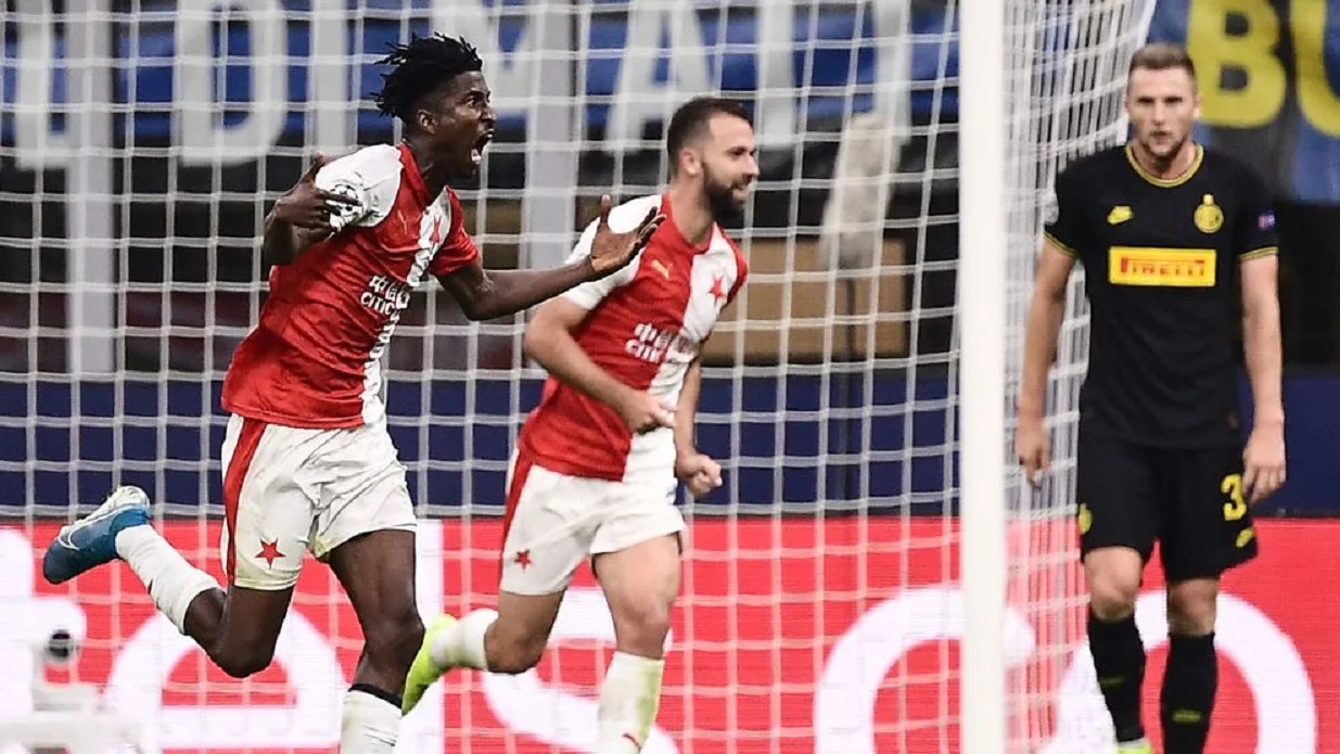 Ліга чемпіонів: Інтер сенсаційно не впорався із Славією, Челсі програв Валенсії, Зальцбург розгромив Генк