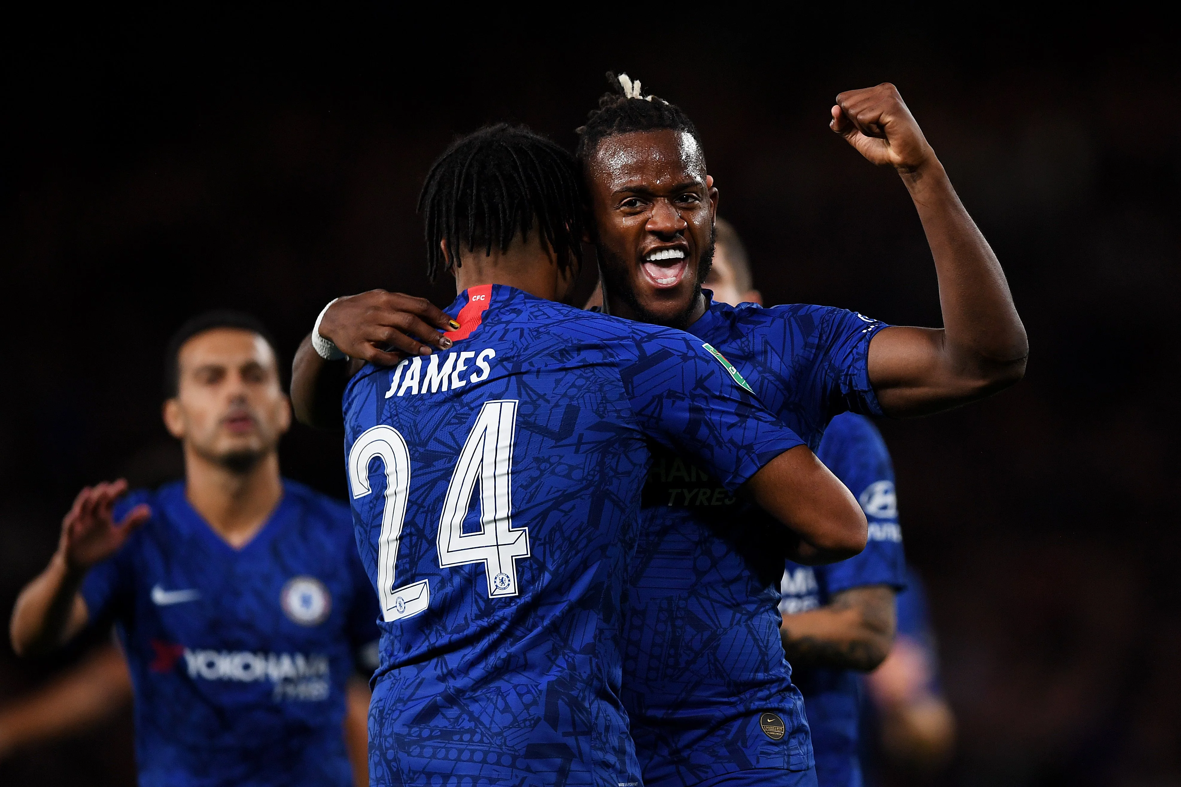 Кубок лиги: Челси разбомбил Гримсби, Вест Хэм без Ярмоленко опозорился в Оксфорде, МЮ прошел Рочдейл в серии пенальти