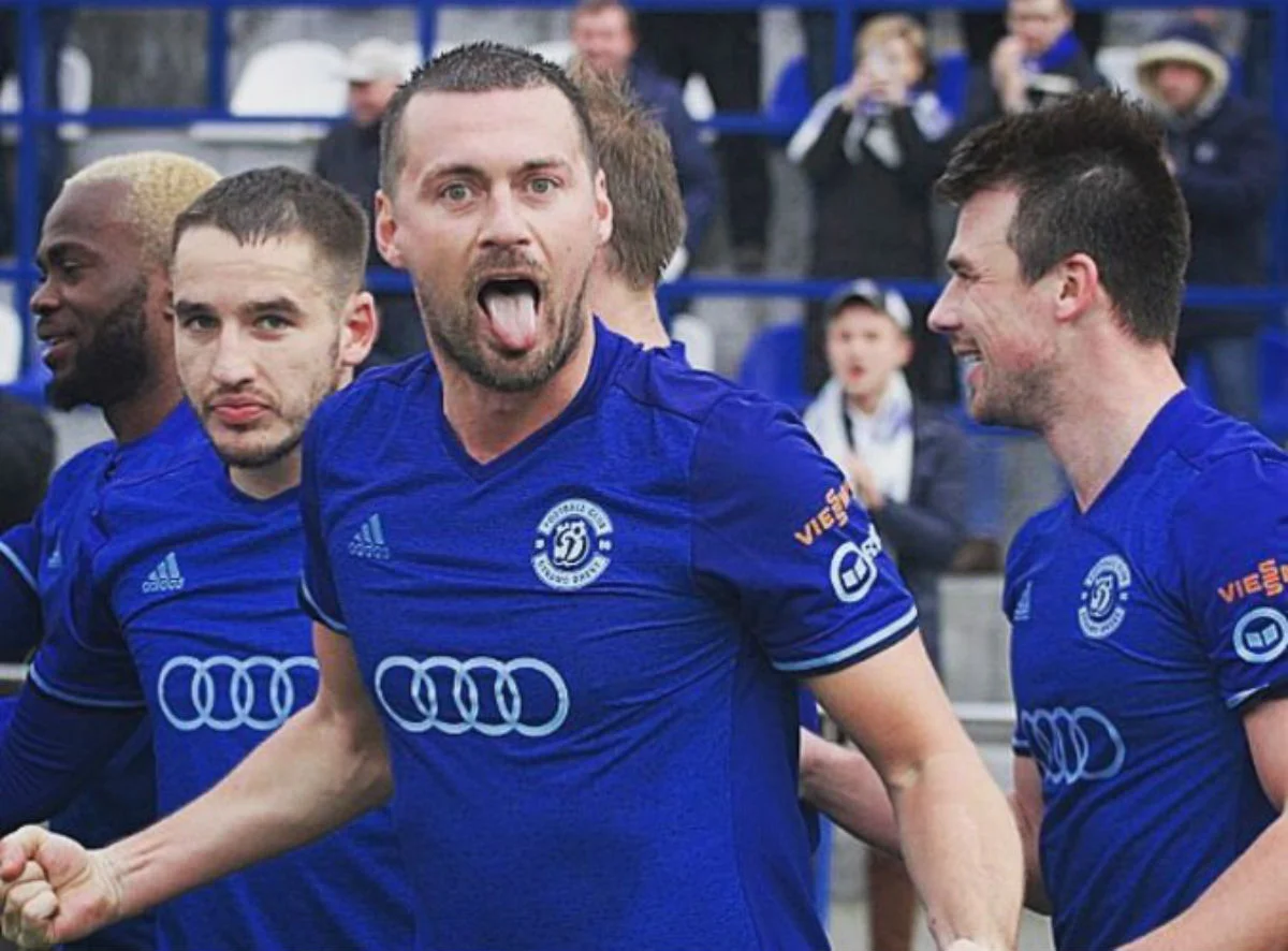 Артем Мілевський (по центру) / ФК Динамо Брест