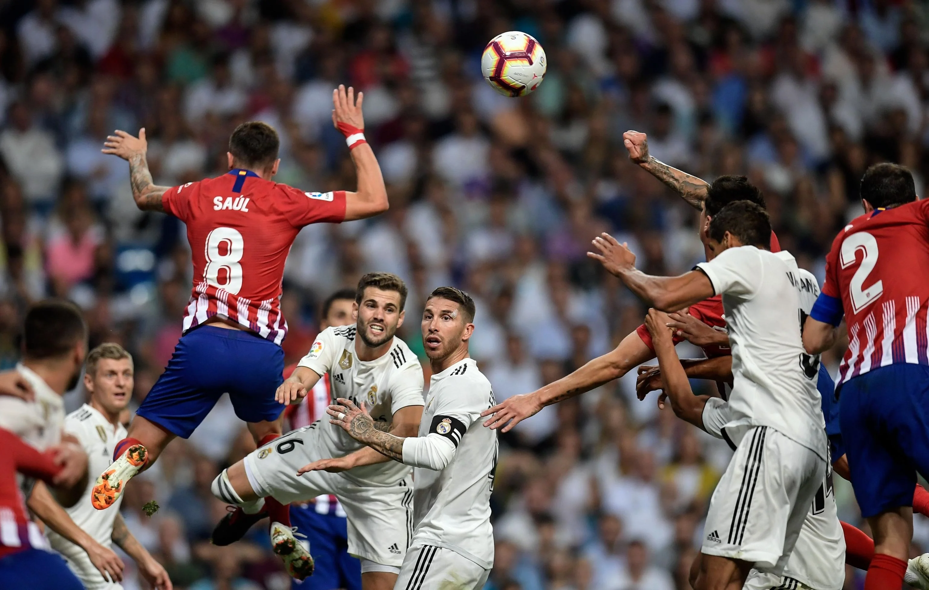 Класика родом із дитинства, дербі вундеркіндів у Мадриді та візит Графа до Генуї: топ-5 матчів євровікенду