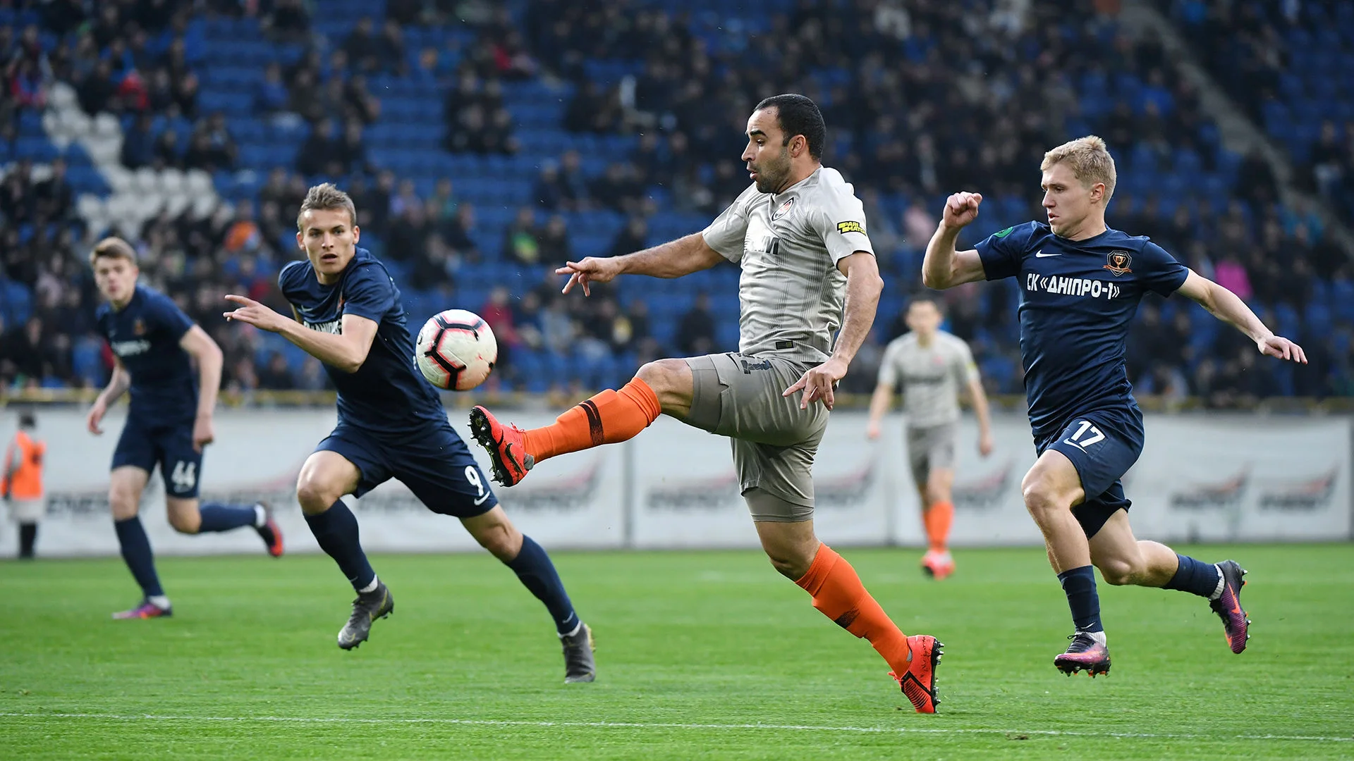 СК Днепр-1 – Шахтер – видео голов и обзор матча