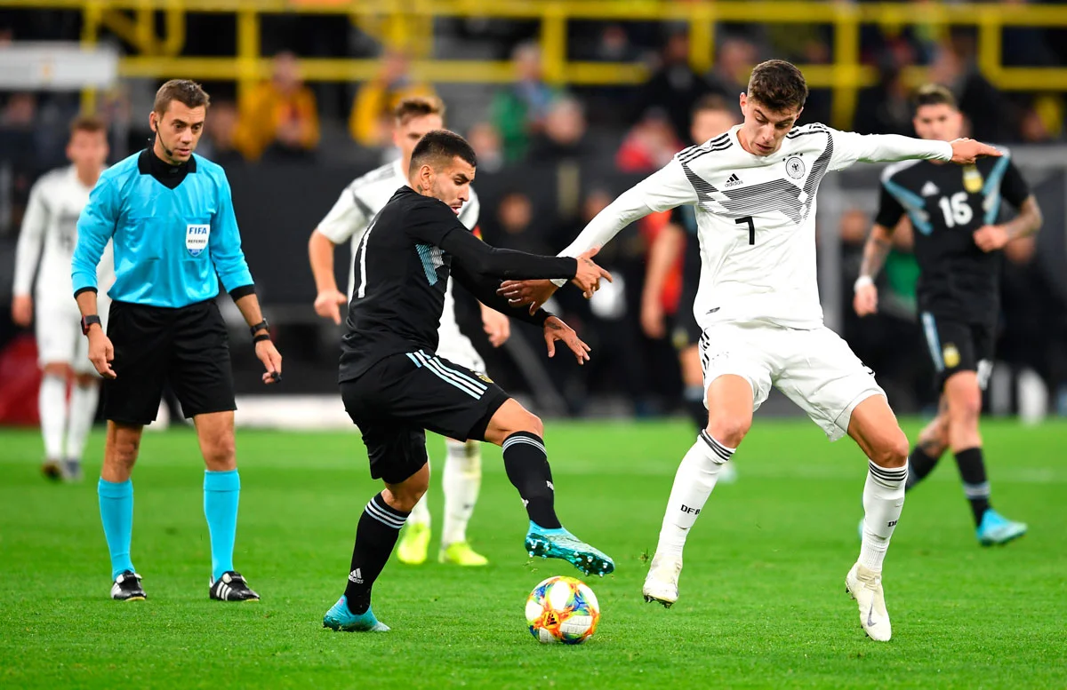 Аргентина на виїзді розписала бойову нічию з Німеччиною – "альбіселесте" вдався красивий камбек