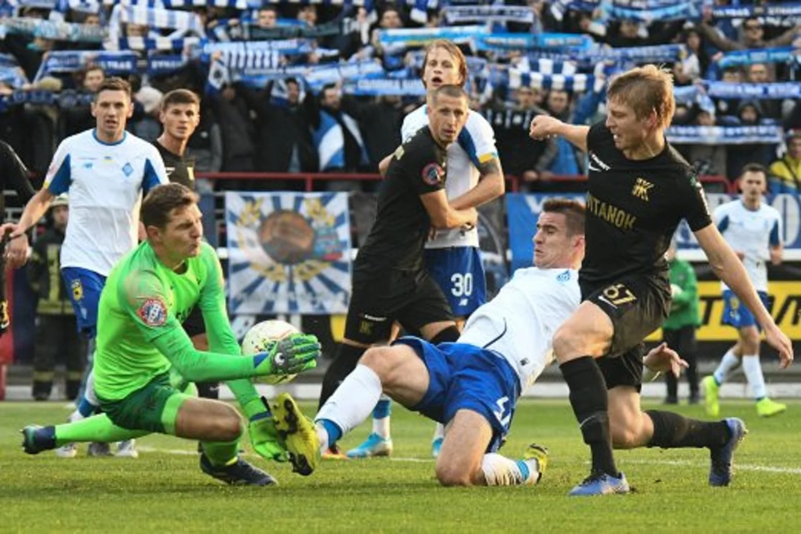 Колос – Динамо / Фото Футбол 24