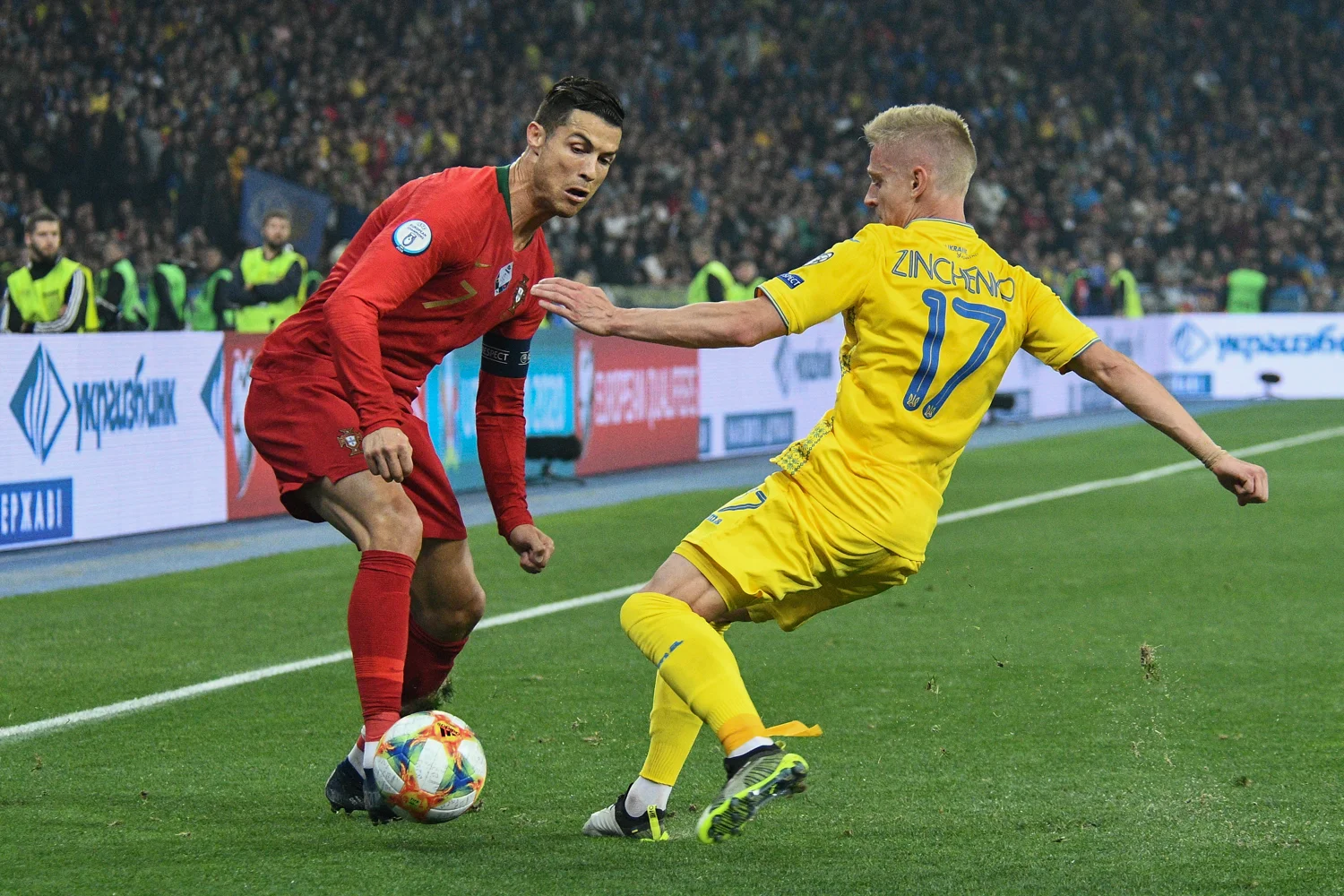 Зинченко против Роналду / Футбол 24