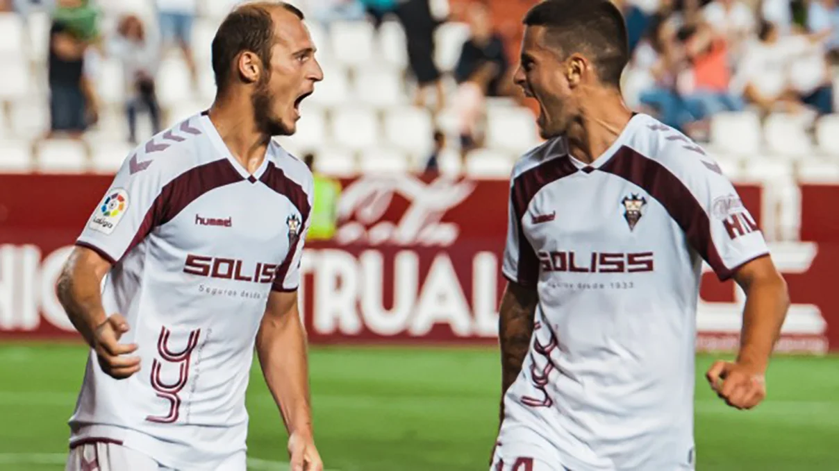 Роман Зозуля (слева) / Фото ФК Альбасете