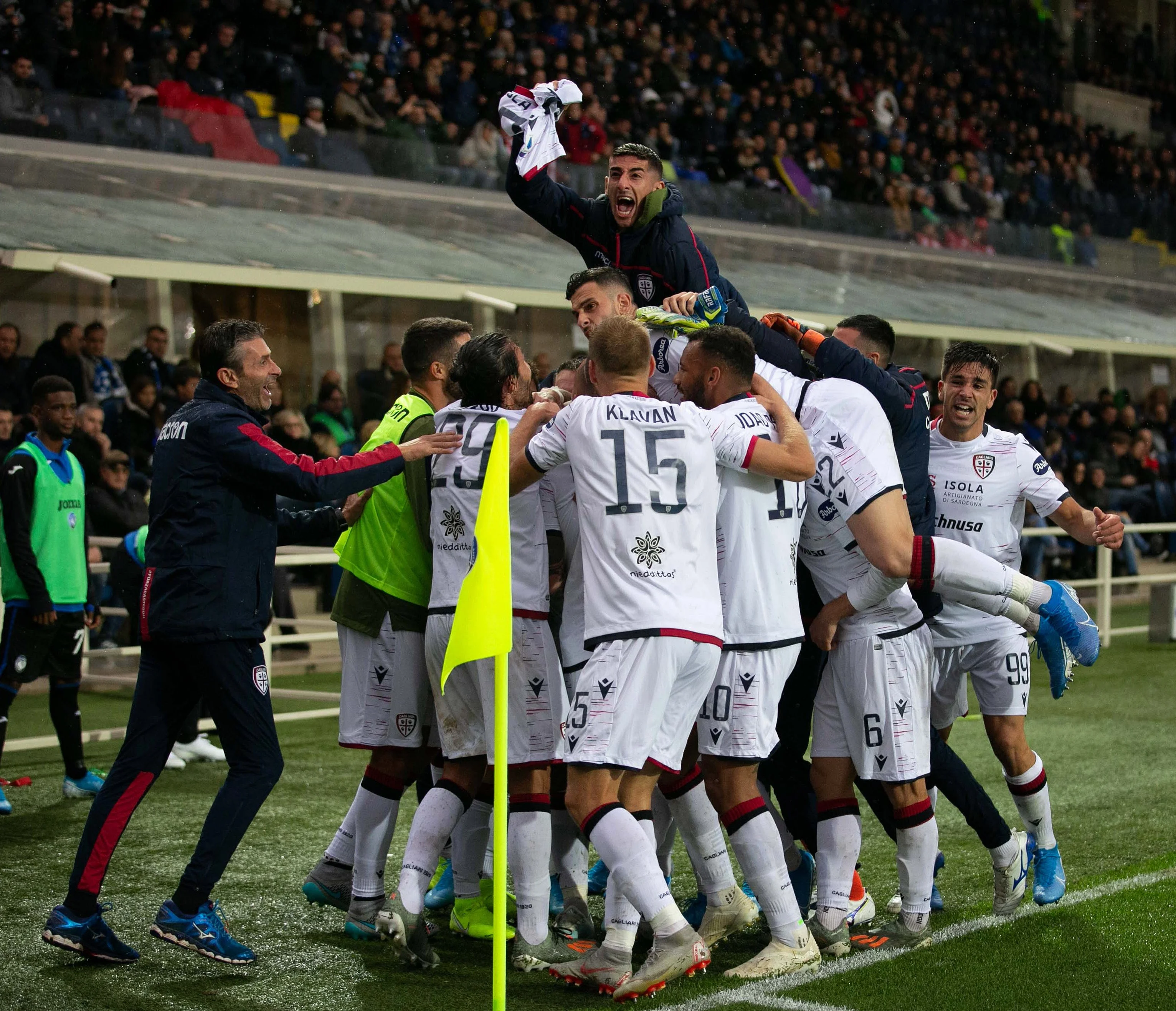 Аталанта – Кальяри – 0:2 – видео голов и обзор матча / твиттер ФК Кальяри